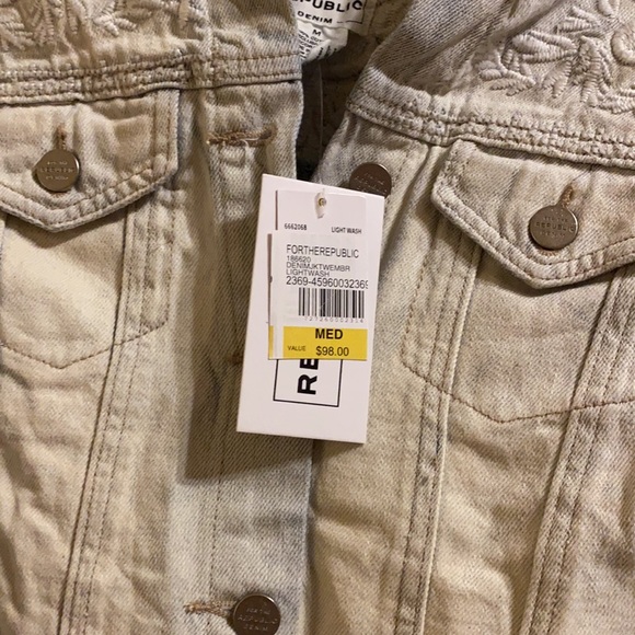 Denim jacket - Picture 3 of 6